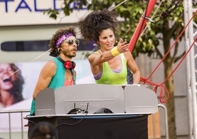 Protagonista con técnico de sonido